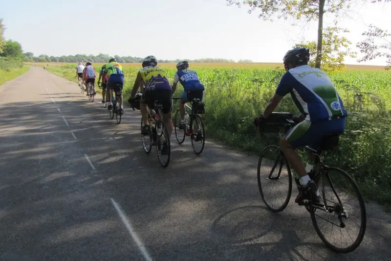 Nos cyclistes sur une route de la semaine fédérale