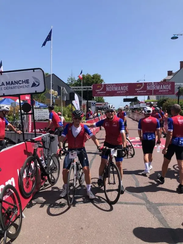 2 de nos Cyclistes sur la ligne de départ dela PetiteRonde